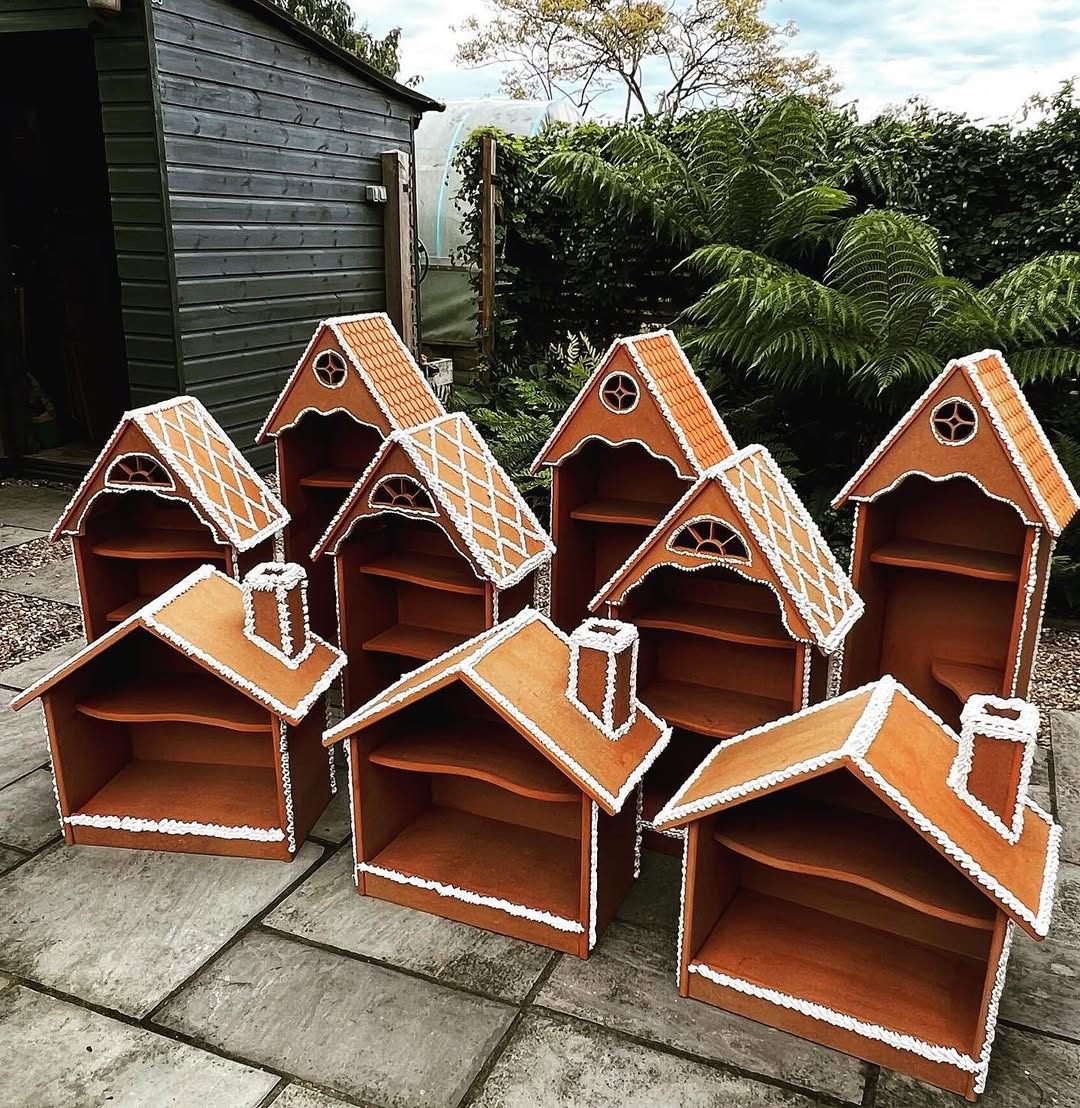 Gingerbread House Shelves