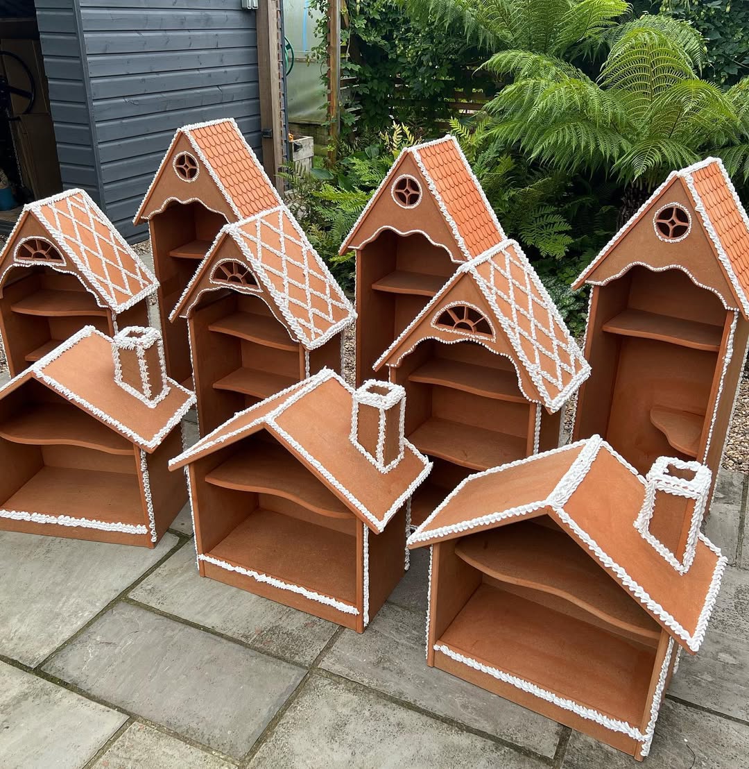 Gingerbread House Shelves