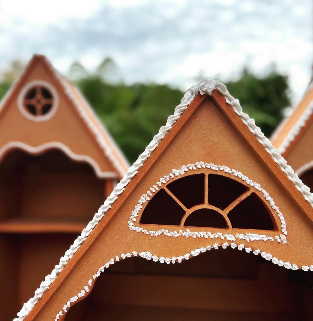 Gingerbread House Shelves